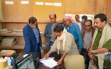 المحافظ بن الوزير يتفقد الاستعدادات الجارية لاختبارات الثانوية العامة ويوجه باعتماد الأرشفة الإلكترونية للنتائج