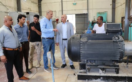 وزير المياه يتفقد محطة المجزرة لضخ المياه بالبريقة ويشدد على رفع كفاءة الخدمات