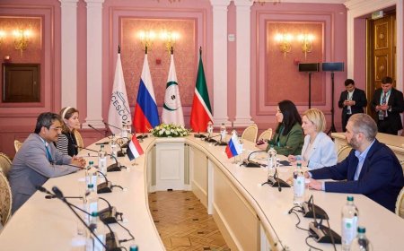 وزير الثقافة والسياحة يبحث مع نظيرته الروسية تعزيز التعاون الثقافي ودعم المتاحف والفنون