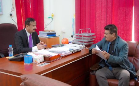 المحافظ بن الوزير يطّلع على أوضاع مديرية الروضة ويوجّه باعتماد مدرسة للبنات بمدينة الروضة