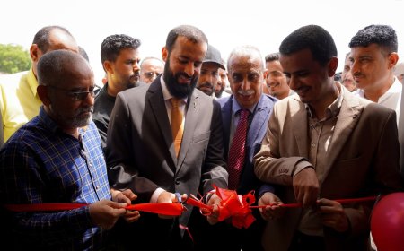 محافظ أبين يفتتح مشروع سكن الطالبات بجامعة أبين ضمن مشروع تعزيز الصمود والتنمية