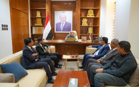 عضو مجلس القيادة محافظ حضرموت يشيد بدور إعلام حضرموت ويؤكد أهمية التكامل الإعلامي لخدمة المجتمع