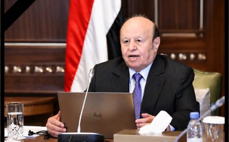 رئيس هيئة أركان قوات درع الوطن يعزي في وفاة فخامة الرئيس السابق المشير/ عبدربه منصور هادي