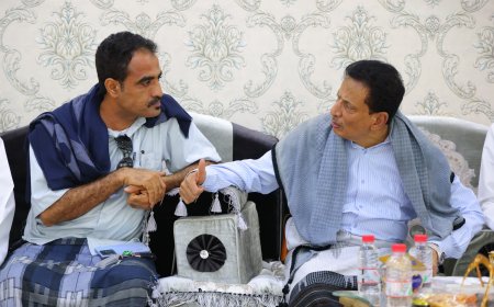مدير عام مطار الغيضة الدولي يهنئ محافظ المهرة بعيد الأضحى المبارك