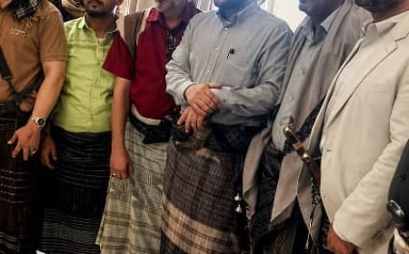 الأستاذ صالح منصور يستقبل سلاطين يافع أثناء تقديمهم واجب العزاء بوفاة الرئيس عبدربه منصور هادي