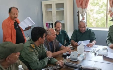 لجنة أمنية تشرف على إجراءات التسليم والاستلام في قسم شرطة الممدارة.