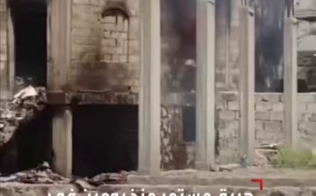 تعز..النيران تواصل التهام مستودع فيها لليوم الثاني وغضب شعبي من غياب الدفاع المدني
