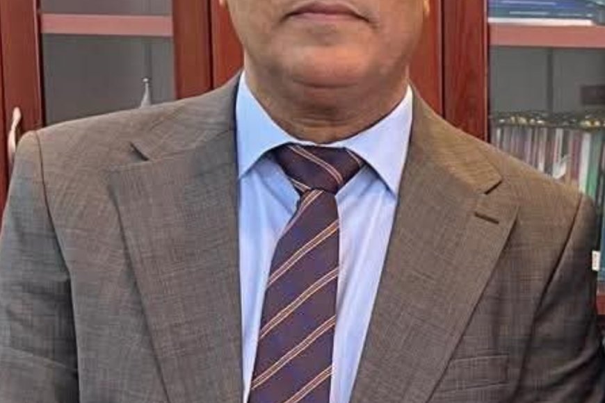 وزير التربية (العبادي) يهنئ جميع موظفي ومنتسبي وزارة التربية والتعليم بعيد العمال العالمي
