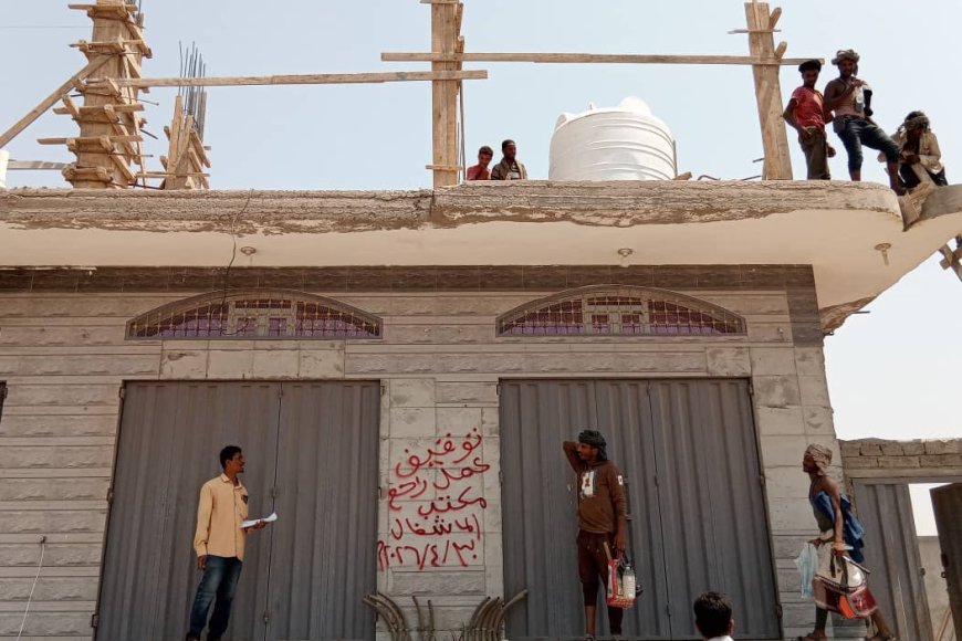 بتوجيهات القائم بأعمال المديرية أحمد الداؤودي أشغال البريقة يوقف عدد من الأبنية العشوائية ويحذر المخالفين