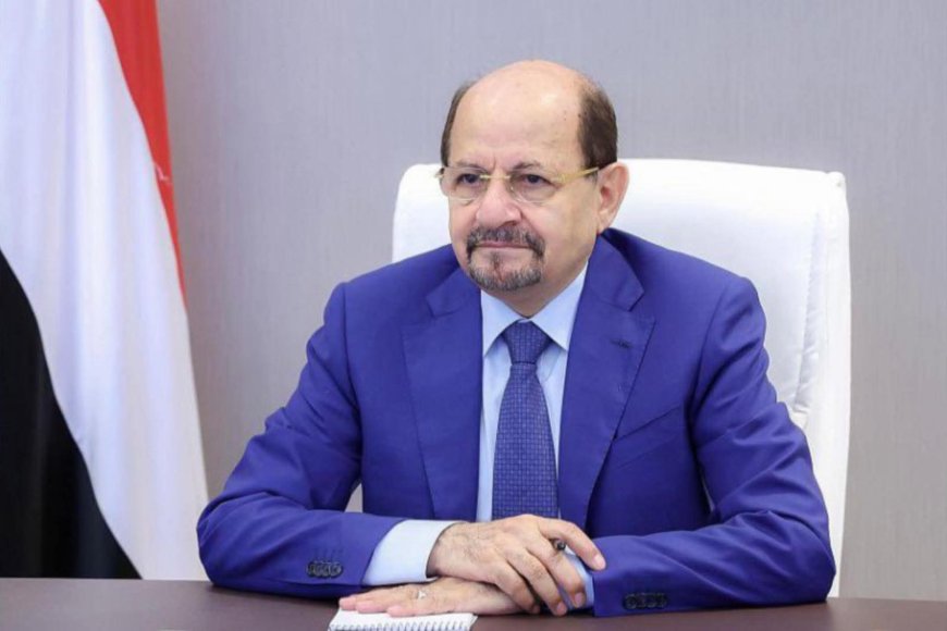 رئيس مجلس الوزراء وزير الخارجية يلتقي رئيس أركان قوات درع الوطن في معاشيق