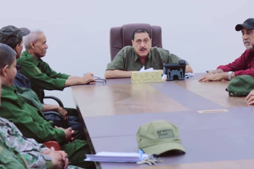 مدير أمن العاصمة عدن يترأس الاجتماع الدوري بمدراء أقسام الشرطة لمناقشة مستجدات الأوضاع الأمنية.