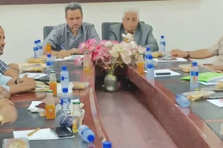 بحضور محافظ المحافظة.. مجلس جامعة لحج يعقد اجتماعًا استثنائيًا