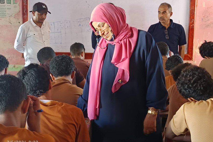 الأستاذة حياة عبده مدير تربية الشيخ عثمان تتفقد سير الاختبارات بعدد من مدارس المديرية