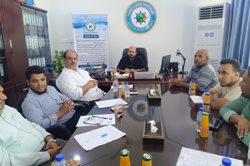 هيئة الشؤون البحرية في المكلا تشدد على تعزيز إجراءات السلامة على السفن الخشبية العاملة بميناء المكلا 