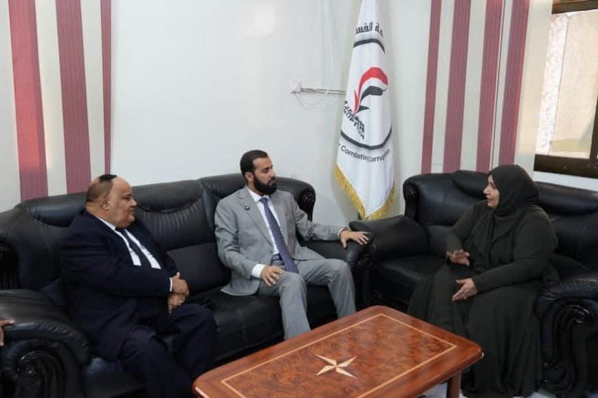 المحافظ الرباش يقدم إقرار الذمة المالية، ويبحث مع الهيئة الوطنية العليا لمكافحة الفساد إنشاء فرع للهيئة بمحافظة أبين