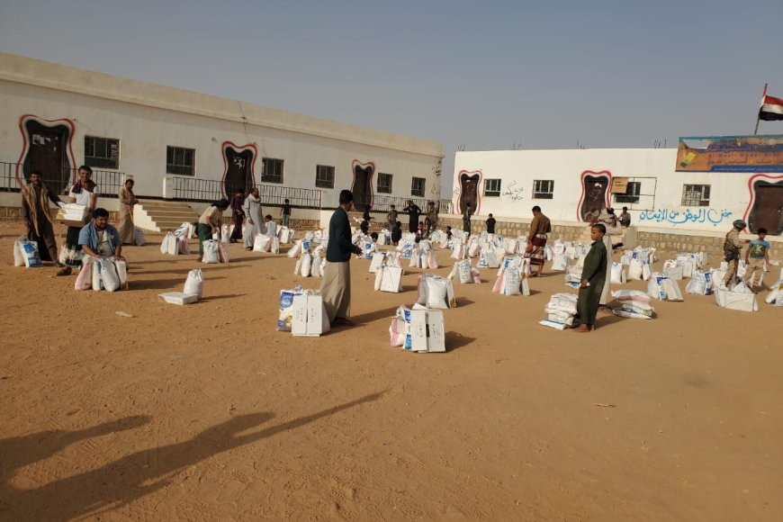 بدعم مركز الملك سلمان.. الفرقة الثالثة طوارئ تدشن توزيع مساعدات غذائية للأسر المحتاجة في الوديعة