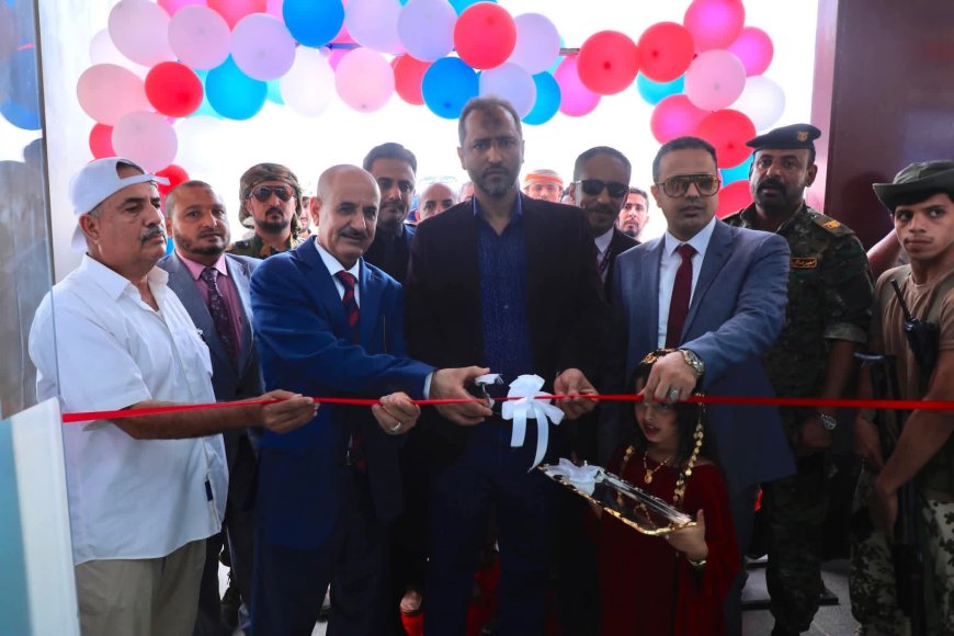 الجعفري ورعفيت يفتتحان مكتب الخطوط الجوية اليمنية فرع المهرة