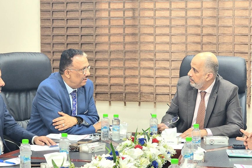وزير المالية يطلع على مستوى سير العمل والجهود التطويرية في مصلحة الجمارك
