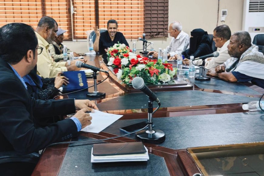 محافظ لحج يلتقي ممثلي الأحزاب والمكونات السياسية بالمحافظة ويحث على توحيد الصف لدعم التنمية والابتعاد عن الصراعات ... 