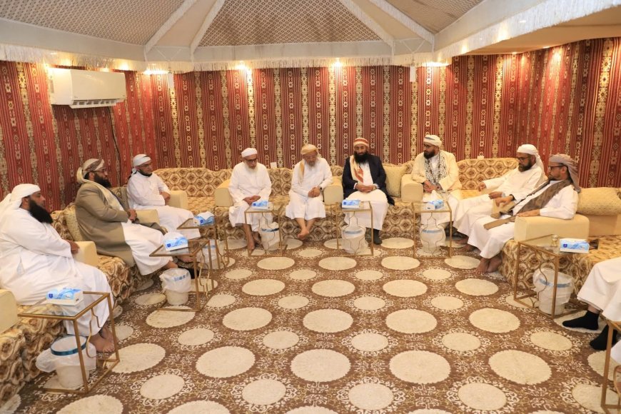 لقاء معالي وزير الأوقاف والإرشاد مع رؤساء المكونات الدعوية ورسائل توحيد الصف&nbsp;