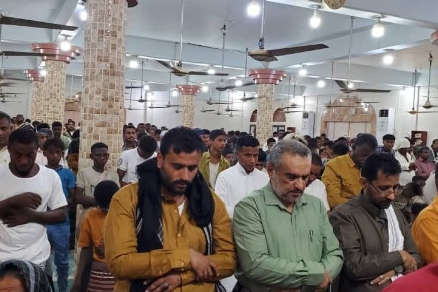 مساجد أبين تؤدي صلاة الغائب على روح الرئيس السابق المشير عبدربه منصور هادي عقب صلاة الجمعة