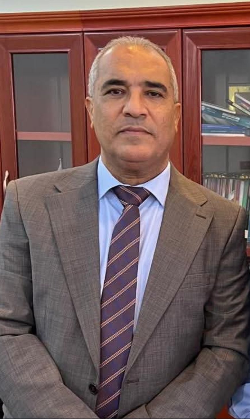وزير التربية (العبادي) يهنئ جميع موظفي ومنتسبي وزارة التربية والتعليم بعيد العمال العالمي