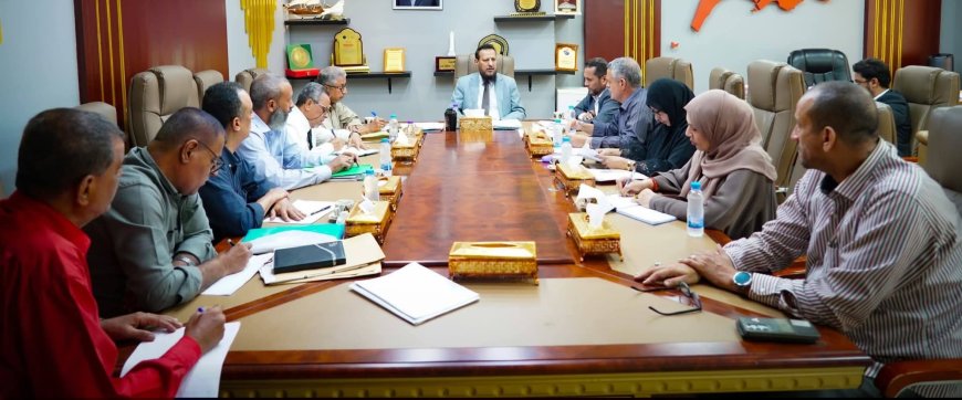 المحافظ شيخ يؤكد أولوية المشاريع الحيوية والاستجابة الفورية لقضايا المواطنين