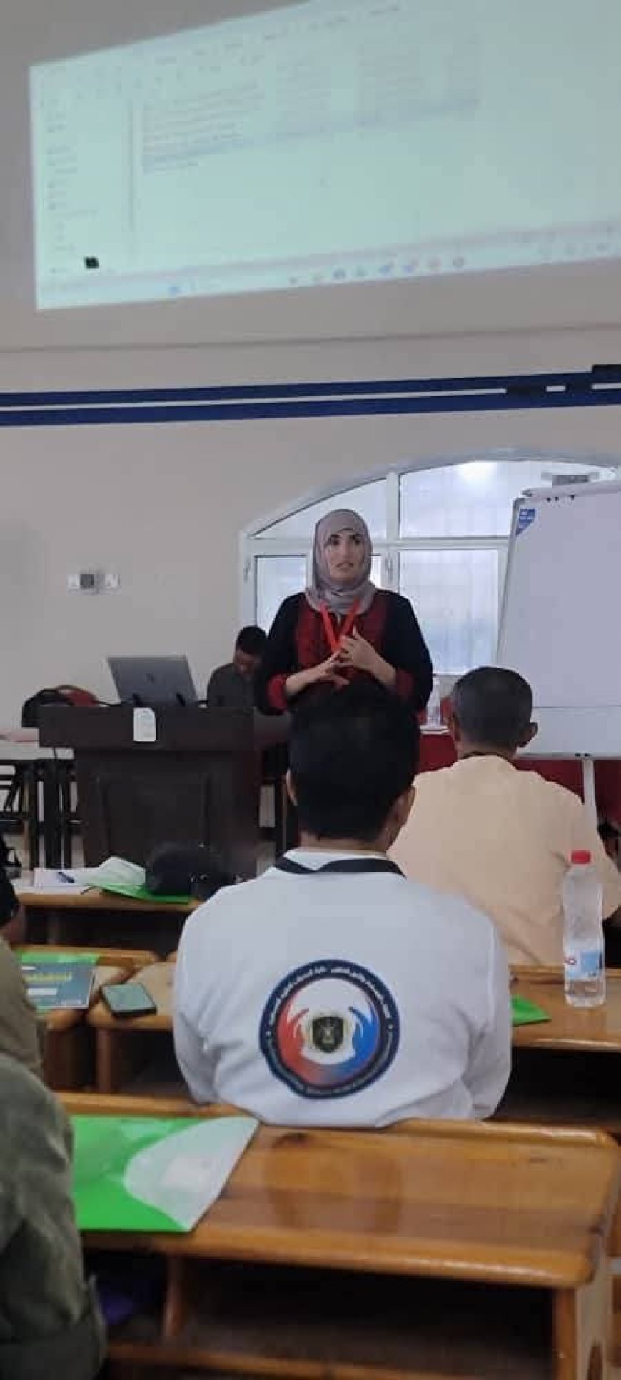بالتعاون مع الصليب الاحمر تدشين دورة "إدارة الإصابات الجماعية" م /عبود العسكري بالتعاون مع الصليب الأحمر.