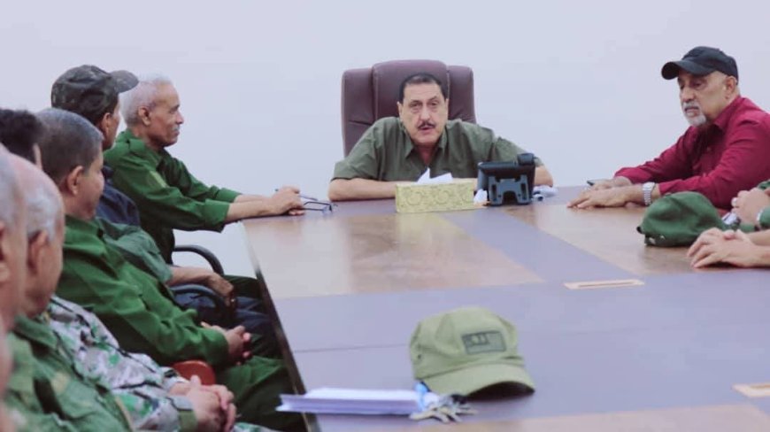 مدير أمن العاصمة عدن يترأس الاجتماع الدوري بمدراء أقسام الشرطة لمناقشة مستجدات الأوضاع الأمنية.