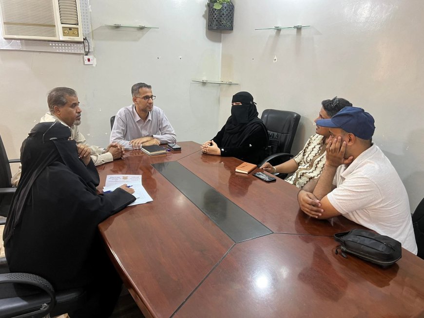 مدير عام الشؤون الاجتماعية بالمكلا يناقش التحضيرات النهائية لافتتاح دار الإيواء 