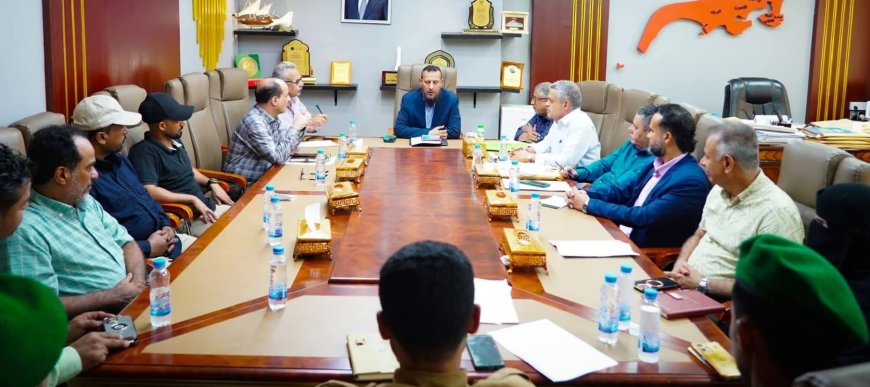 المحافظ شيخ يوجه بعدد من الإجراءات لتطوير وتعزيز العمل الإداري والميداني لوحدة حماية الأراضي