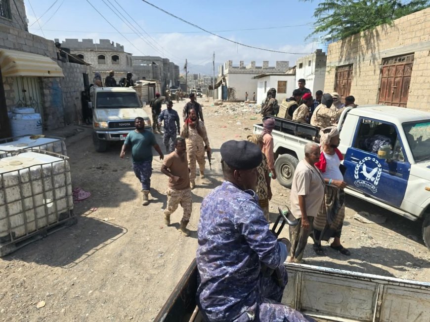 أمن المكلا ينفّذ حملة مداهمات واسعة بفوّه ويضبط مطلوبين ومعامل خمور ومسروقات