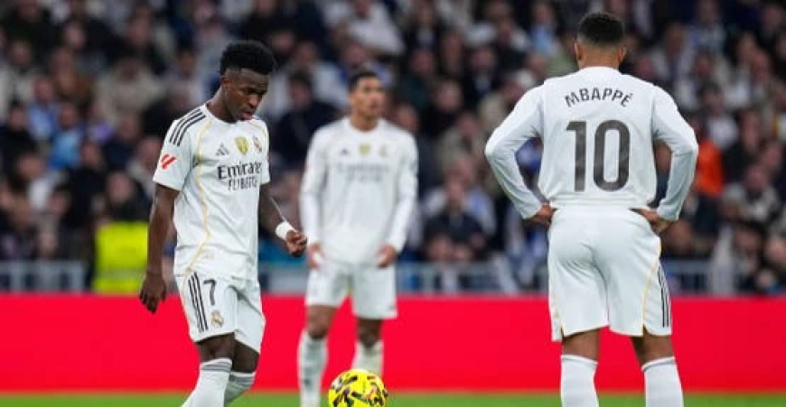 مشادات كلامية و تبادل صفعات و وأجواء تدعو إلى الانفجار في غرف تبديل الملابس ...  ريال مدريد على صفيح ساخن قبل الكلاسيكو