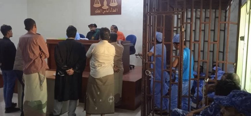 المحكمة الجزائية بحضرموت تُدين متهماً بالاتجار وتعاطي المخدرات وتقضي بسجنه 25 عاماً