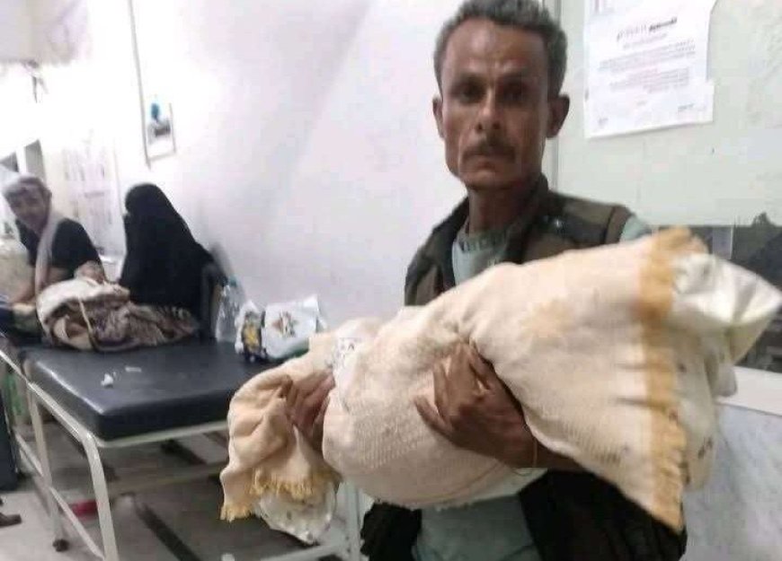 تعز تحت القصف الصامت: حمى غامضة، وأدوية فاسدة، وطفلة تموت أمام باب المستشفى