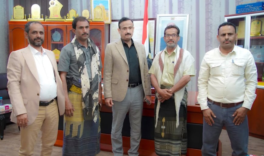 المحافظ بن الوزير يلتقي قيادة السلطة المحلية بمديرية عرماء ويؤكد المضي في تنفيذ المشاريع الحيوية والخدمية