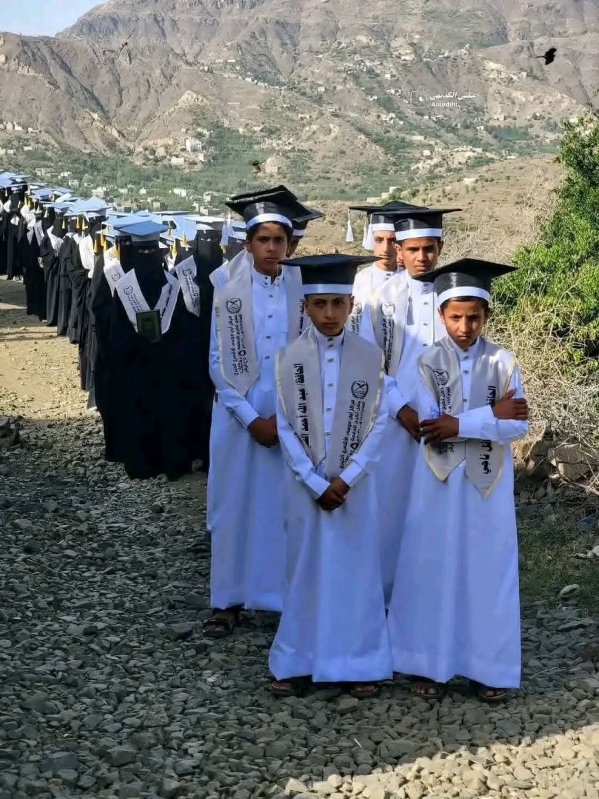 تعز.. مديرية سامع تحتفي بتخرج 73 حافظاً وحافظة للقرآن الكريم