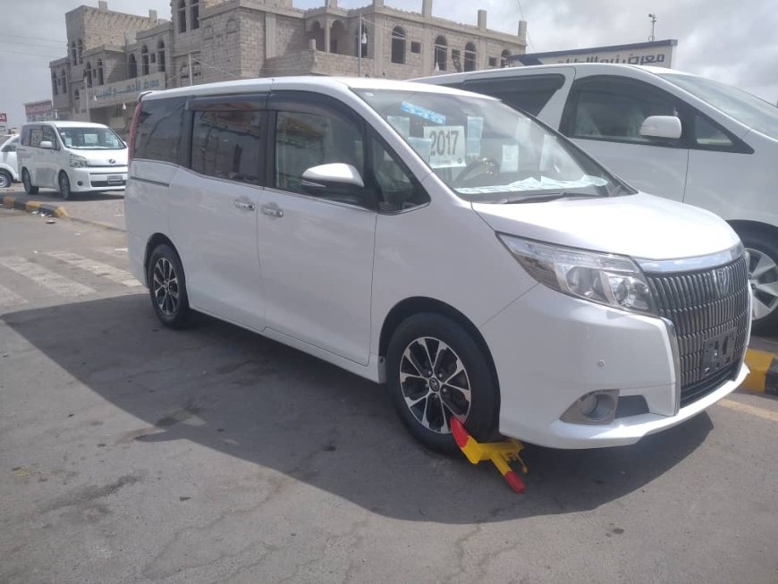 شرطة السير بالعاصمة عدن.. تدشن استخدام الكلبشات لضبط المركبات المعرقلة لحركة السير