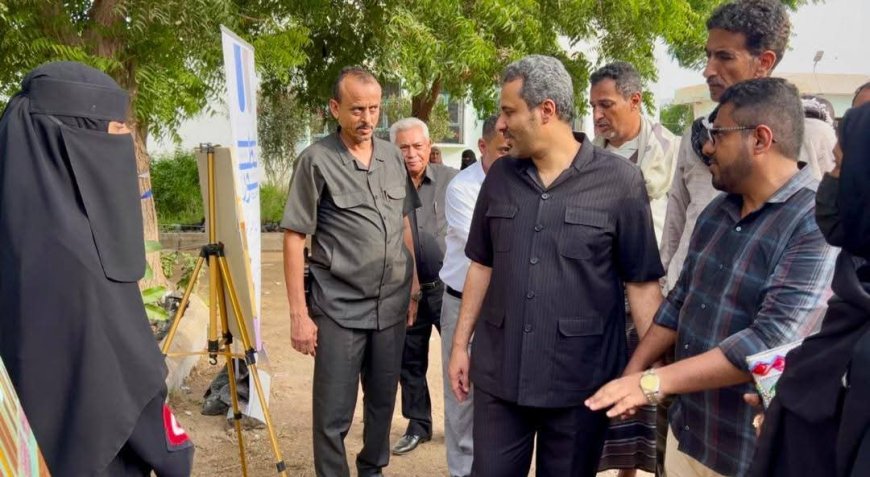 ريشة "لحج الخضيرة" ترسم هويتها.. المحافظ الحالمي يسدل الستار على تظاهرة "ألوان وأنغام" التشكيلية...