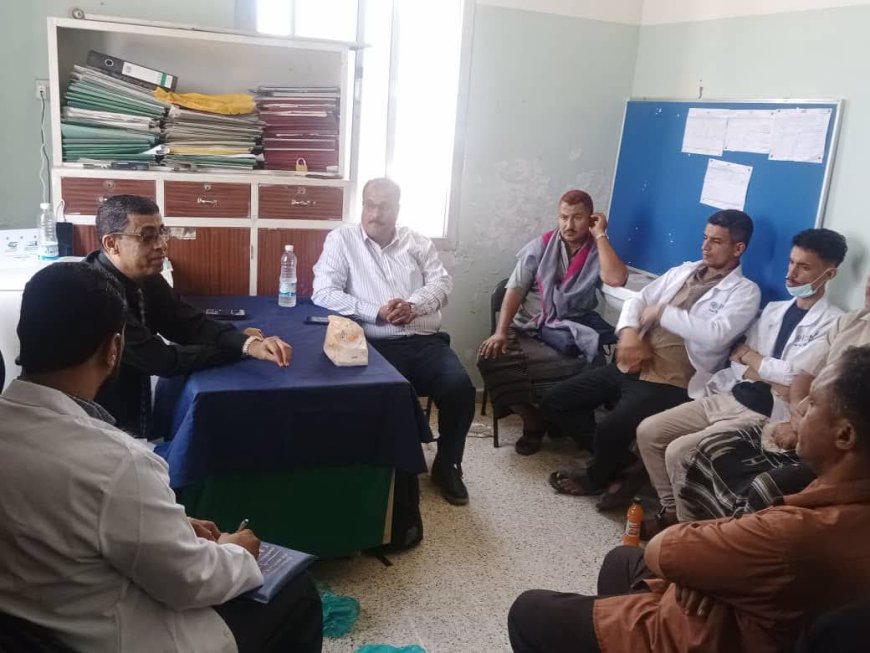 مدير عام مكتب الصحة بلحج يتفقد الاوضاع الصحية في مديرية طور الباحة ويشدد عل تحسين الخدمات المقدمة لاهالي المديرية 