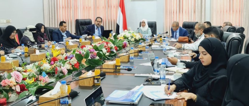 عدن: اللجنة الوطنية للمرأة تترأس لقاءً تعريفياً لتعزيز دور المرأة في مكافحة الفساد وترسيخ النزاهة