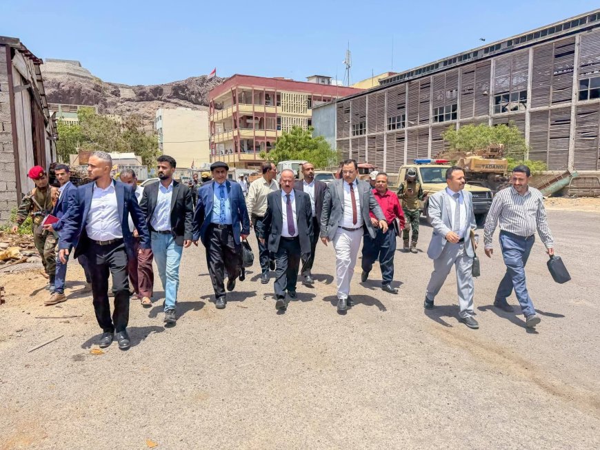 وزيرا النقل والزراعة والثروة السمكية يناقشان جهود تعزيز التنسيق والتكامل بين الوزارتين 