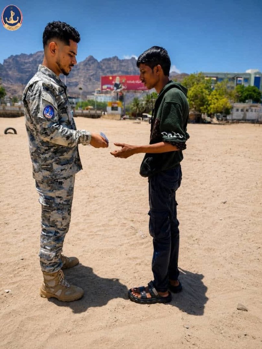 خفر السواحل قطاع خليج عدن  ينفذ حملة توعوية ميدانية بشواطئ محافظة عدن في ثاني أيام عيد الأضحى المبارك