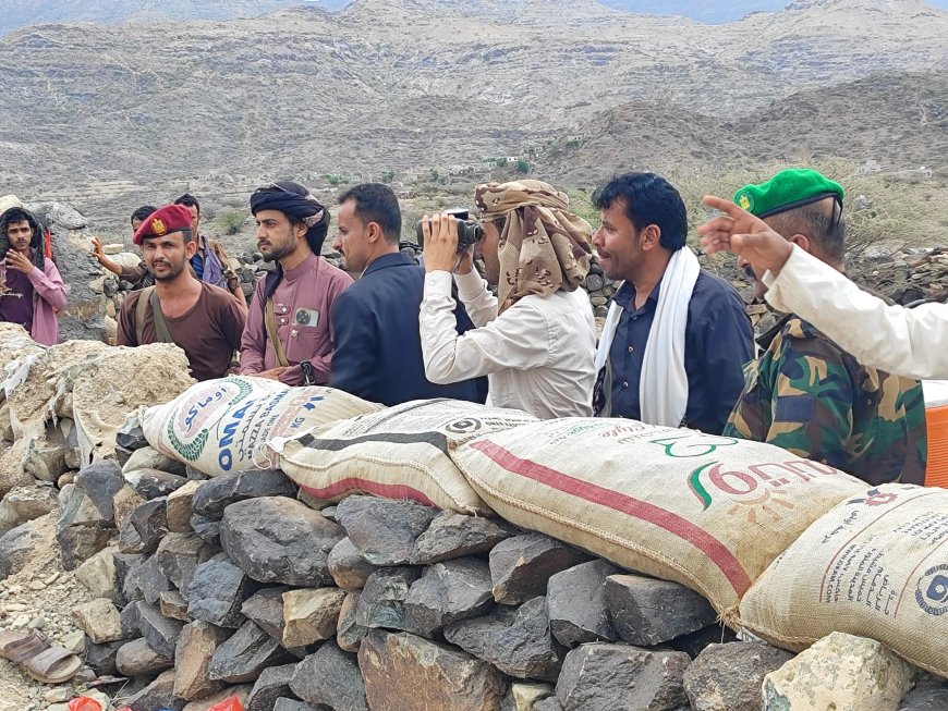 رئيس حلف أبناء الحواشب وقيادة انتقالي المسيمير ونائب مدير امن المديرية يتفقدون أبطال القوات المسلحة الجنوبية في جبهة حبيل حنش
