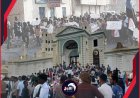 مسيرة شعبية غاضبة في سيئون تندد بانهيار الكهرباء وتطالب برحيل قوات الطوارئ.