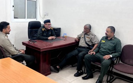 وكيل مصلحة الأحوال المدنية يتفقد انضباط العمل في مركزي المنصورة والشيخ عثمان بعدن