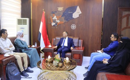 وزير الصناعة والتجارة يبحث مع رئيسة الجهاز المركزي للإحصاء تطوير قاعدة بيانات المنشآت الصناعية والتجارية