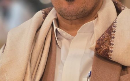 الوزير البكري يعلن عن مكافاة مالية لبعثة المنتخب الوطني حال التأهل إلى كأس آسيا
