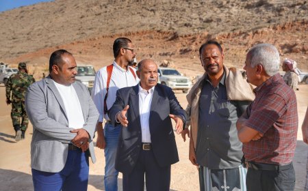 الخنبشي يطلع على نسبة إنجاز مشروع تمهيد وتسوير موقع محطة توليد الكهربائي الإسعافية بساحل حضرموت