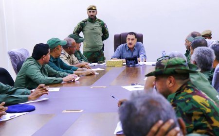 مدير أمن عدن يعقد اجتماعاً موسعاً بقيادات الشرطة ويؤكد تنفيذ قرارات اللجنة الأمنية بحزم.